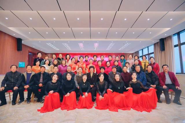 汉中老年大学女子书画学会第三届换届大会圆满举行