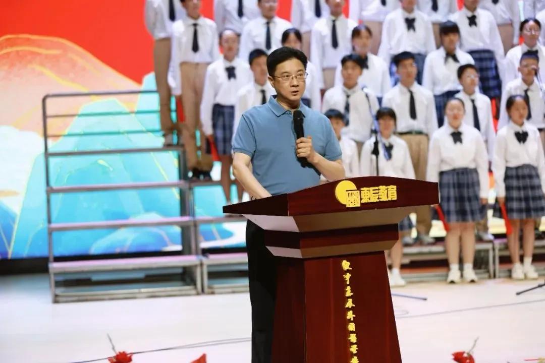 汉中东辰外国语学校举办庆祝中国共产党成立104周年合唱节总决赛