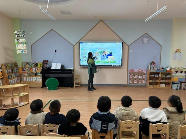 汉中兴汉新区第九幼儿园开展交通安全主题教育活动