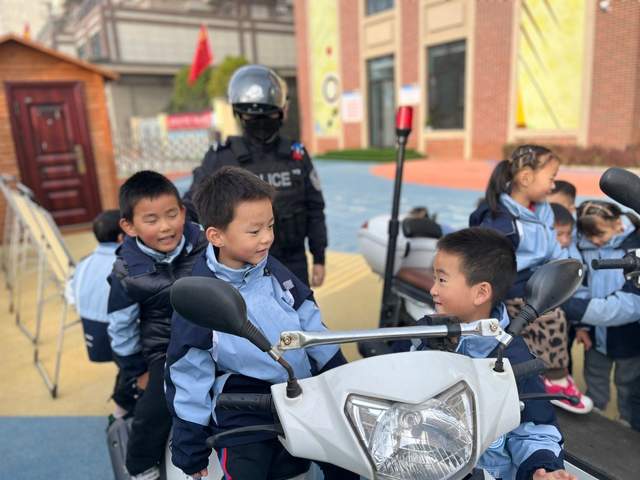 汉中兴汉新区第九幼儿园开展交通安全主题教育活动