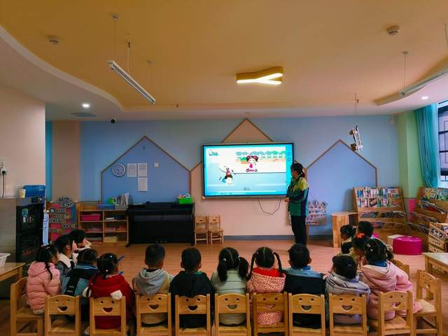 汉中兴汉新区第九幼儿园开展交通安全主题教育活动