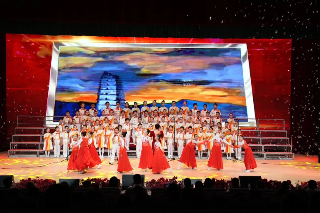 汉中市滨江教育集团召开庆祝中国共产党成立103周年合唱节暨“两优一先”表彰大会