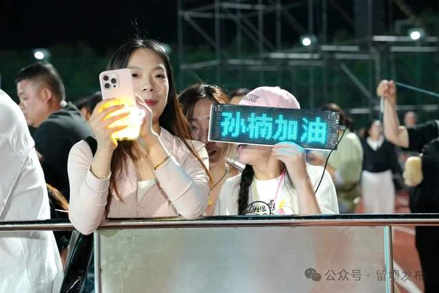 燃爆留坝！中国明星足球队与陕西商超队激战，公益之光闪耀绿茵