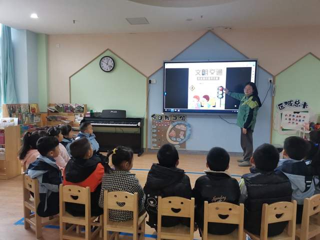 汉中兴汉新区第九幼儿园开展交通安全主题教育活动