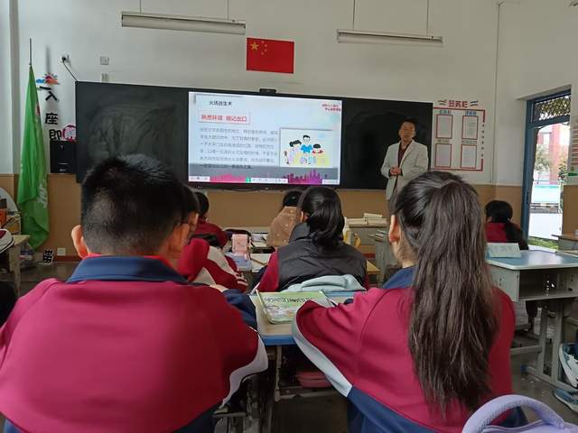 汉台区新民九年制学校开展消防宣传月活动