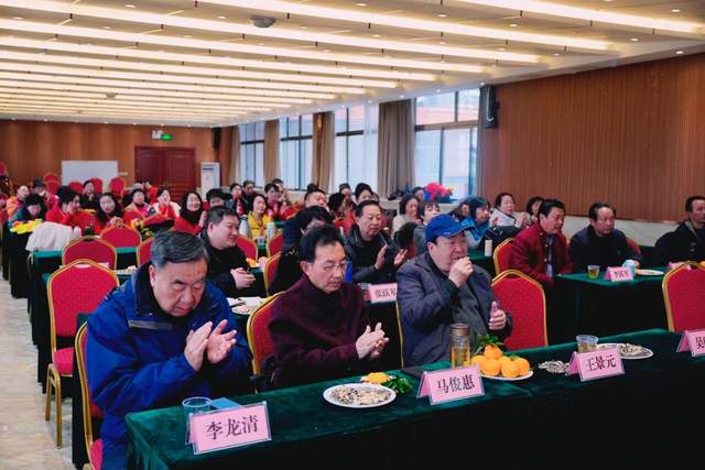 汉中老年大学女子书画学会第三届换届大会圆满举行