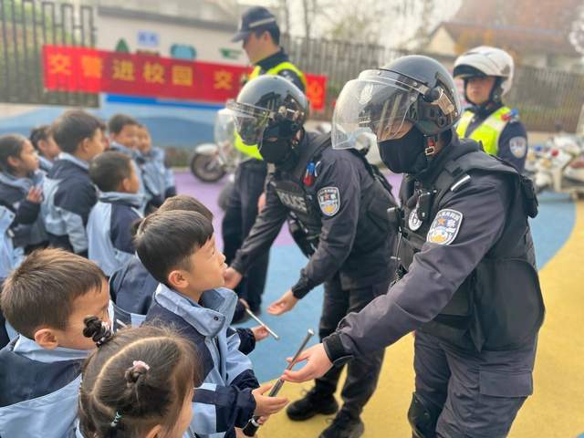 汉中兴汉新区第九幼儿园开展交通安全主题教育活动