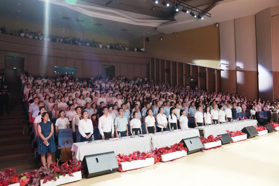 汉中市滨江教育集团召开庆祝中国共产党成立103周年合唱节暨“两优一先”表彰大会