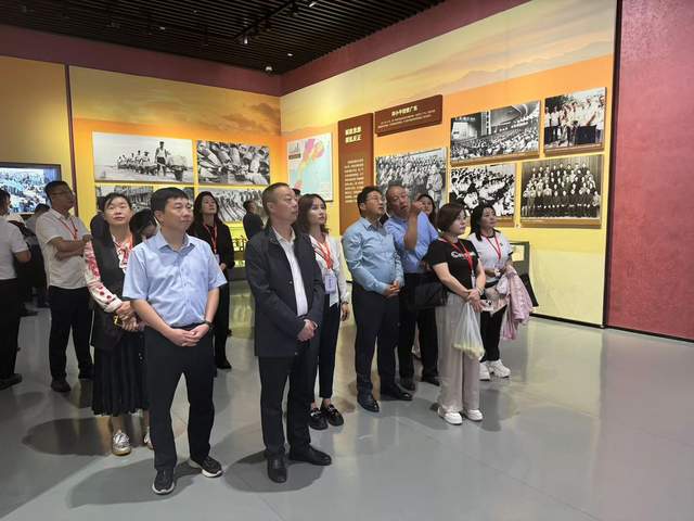 汉中市新的社会阶层代表人士暨优秀新生代企业家专题培训班在深圳市举行