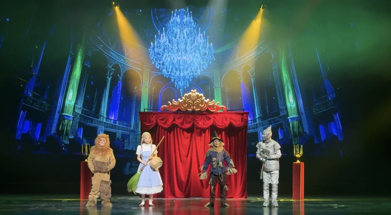 汉中市歌舞剧团经典童话魔幻剧《绿野仙踪》首演成功