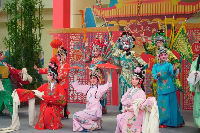 2025“盛世迎华诞·万人游汉中”汉服嘉年华10月1日启幕