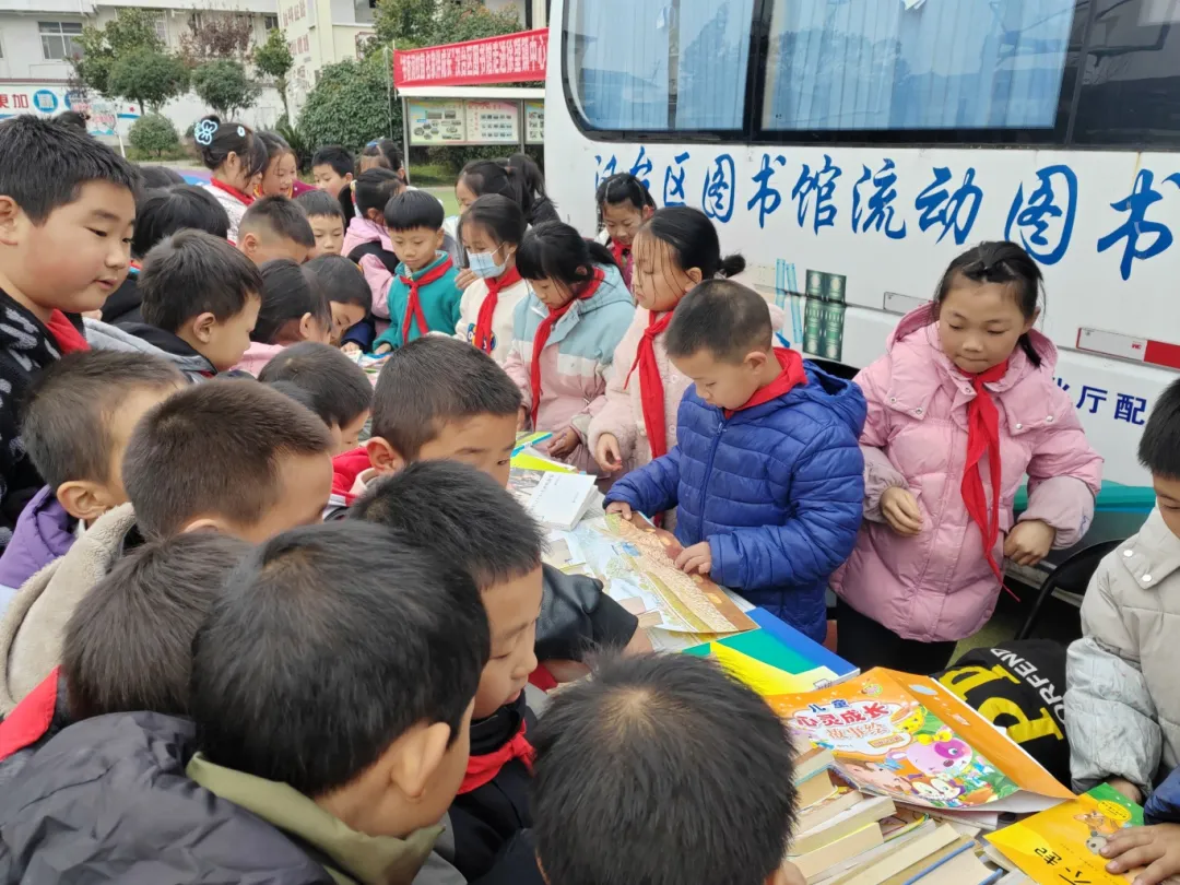 汉台区图书馆:引领阅读新风尚 助推书香校园建设