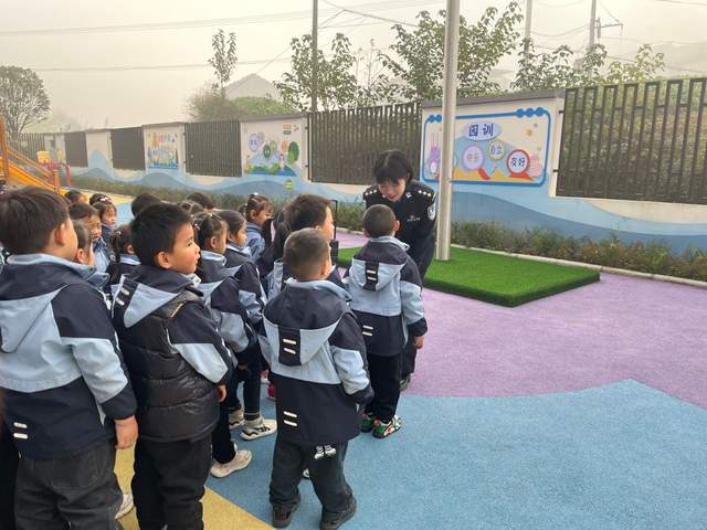 汉中兴汉新区第九幼儿园开展交通安全主题教育活动
