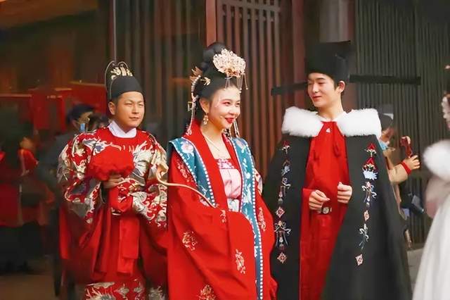 2025“盛世迎华诞·万人游汉中”汉服嘉年华10月1日启幕